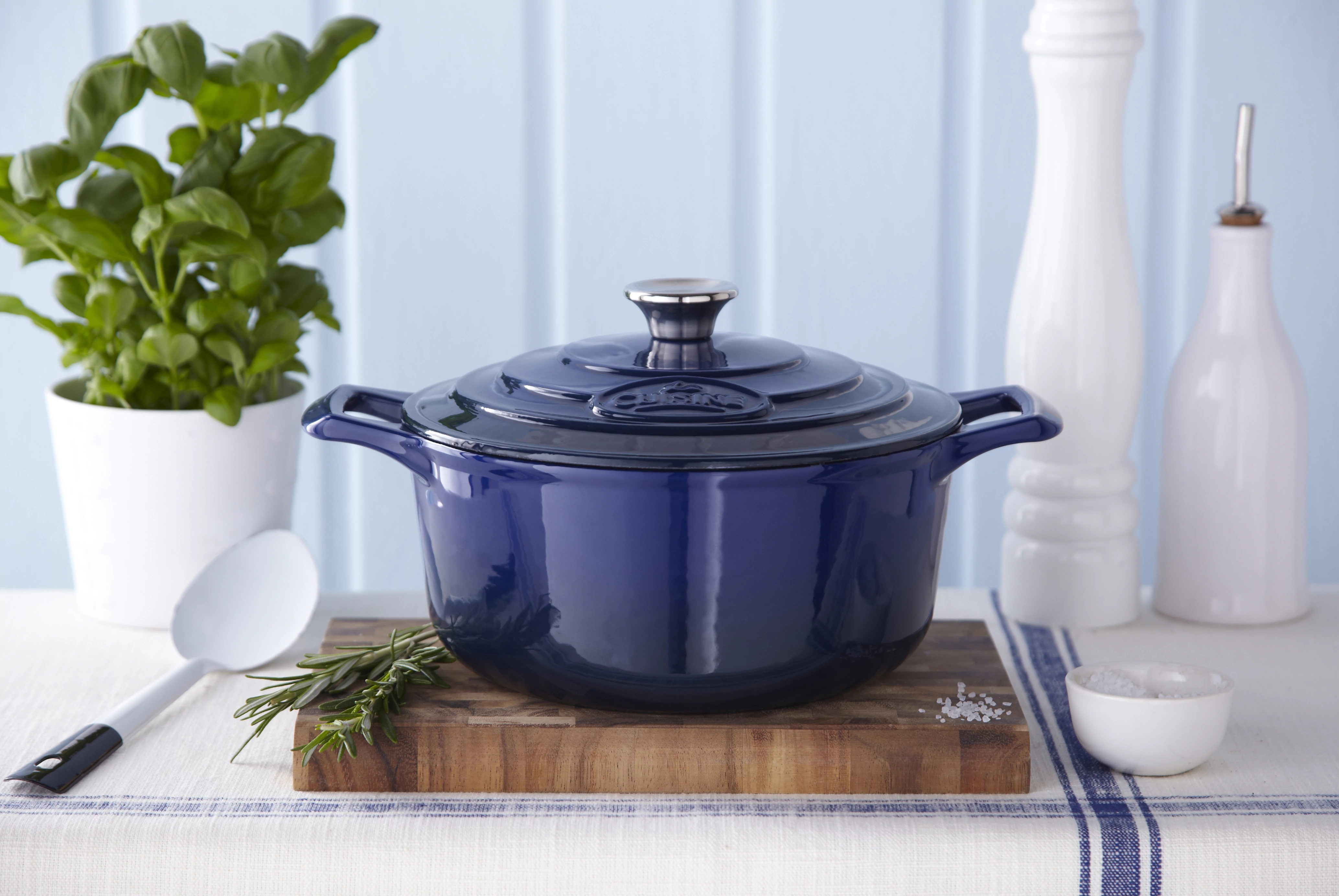 BLUE öntöttvas lábos 26cm 4,75 L + fedő